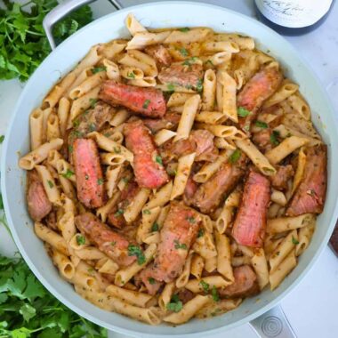 Creamy Garlic Steak Pasta